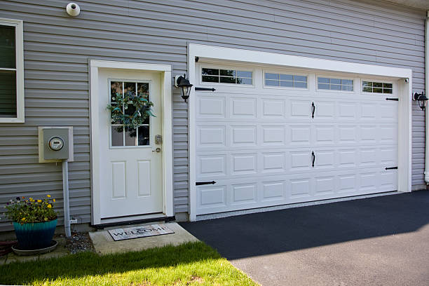 24/7 Emergency Garage Door Panel Replacement experts in Congress, AZ